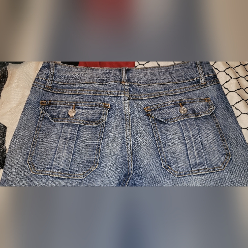 NWOT NO BOUNDARIES SIZE 11/12 WOMENS STRETCH CAPRI JEANS